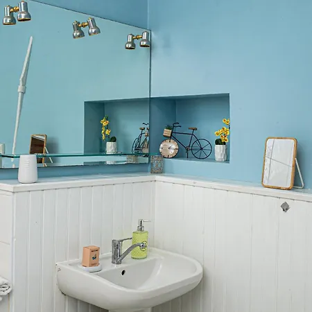 Grand Dans La Vieille * Menton