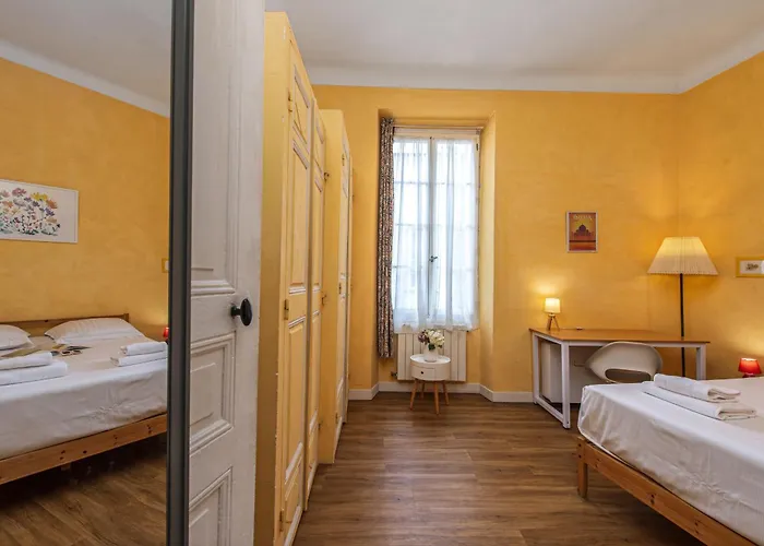 Grand Dans La Vieille *