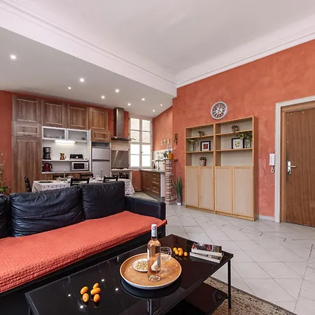 Appartement Grand Dans La Vieille