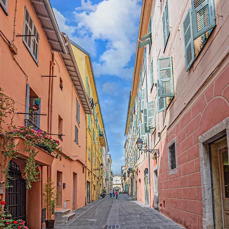 Grand Dans La Vieille