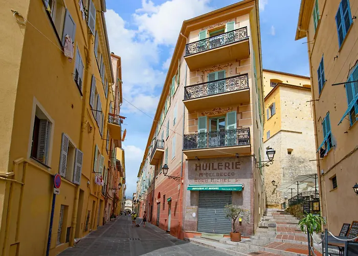 Grand Dans La Vieille