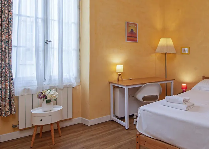 Grand Dans La Vieille Menton